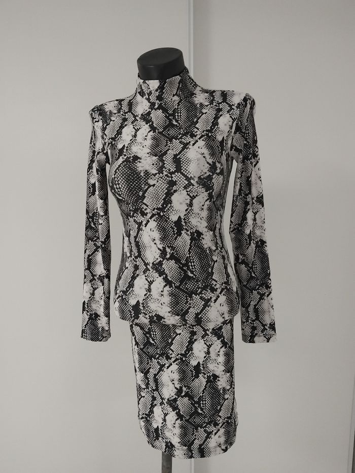 Robes femme taille S comme neuf prix  5 euros  la robes - photo numéro 7