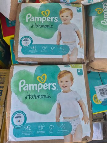 Couches pampers harmonie taille 6, 2 paquets soit 54 Couches. 