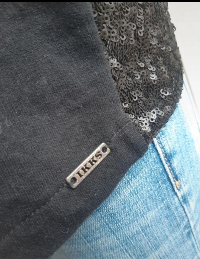Ikks haut tee-shirt bi matière sequins noir T 36/38 en tbe - photo numéro 4