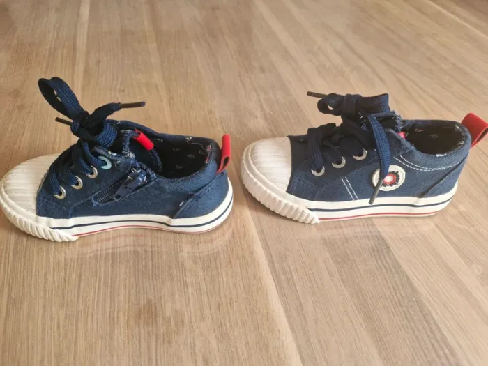 Chaussures Absorba taille 22 - photo numéro 2