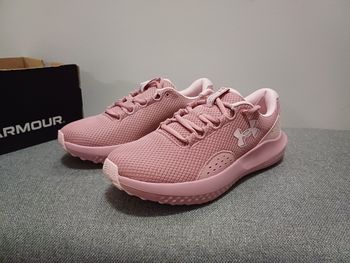 Basket neuve under armour femme Pointure 39 rose