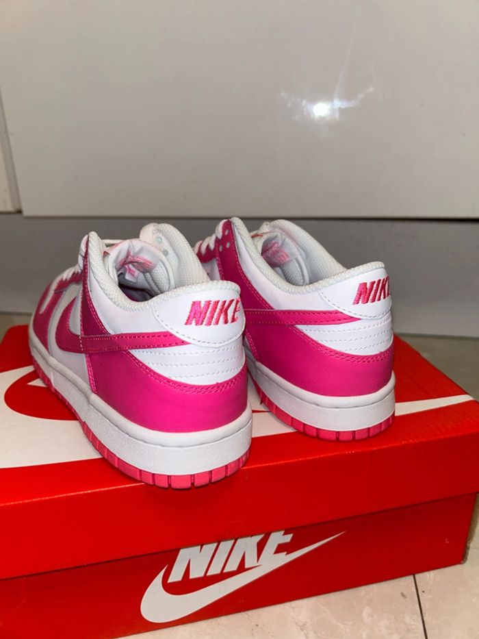 Nike Dunk low Fuchsia Laser - photo numéro 3