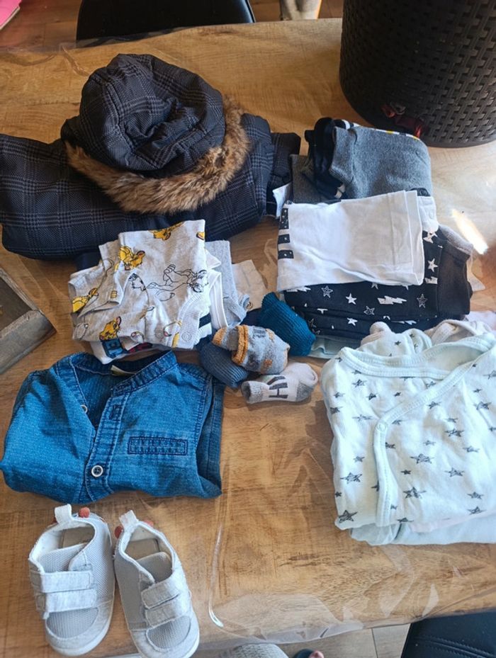 Lot vêtements garçons 6 mois - photo numéro 2