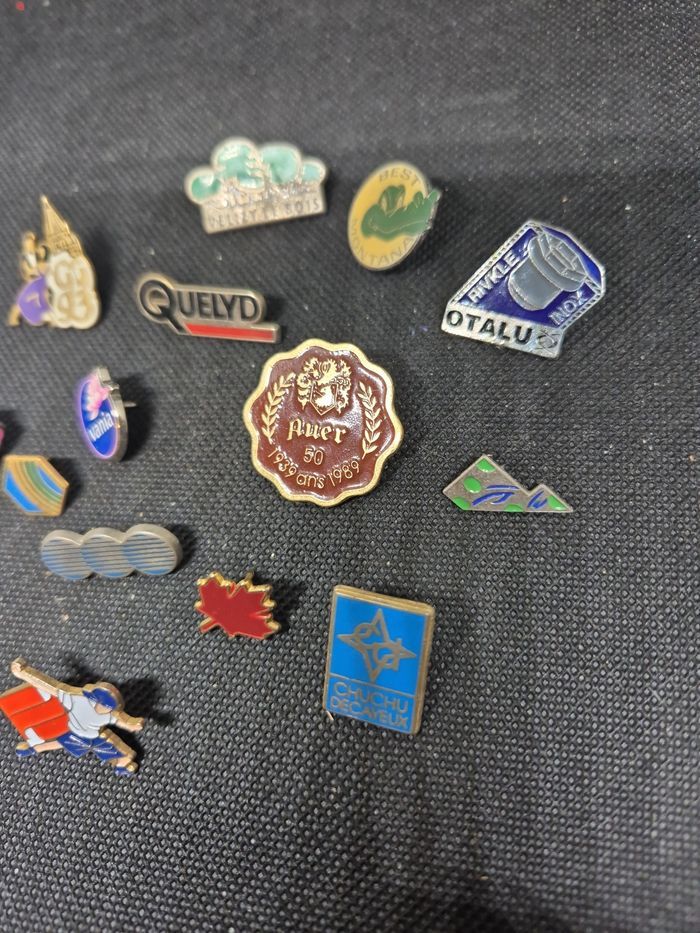Lot de pins vintage publicitaires & logos (années 80/90) - photo numéro 2
