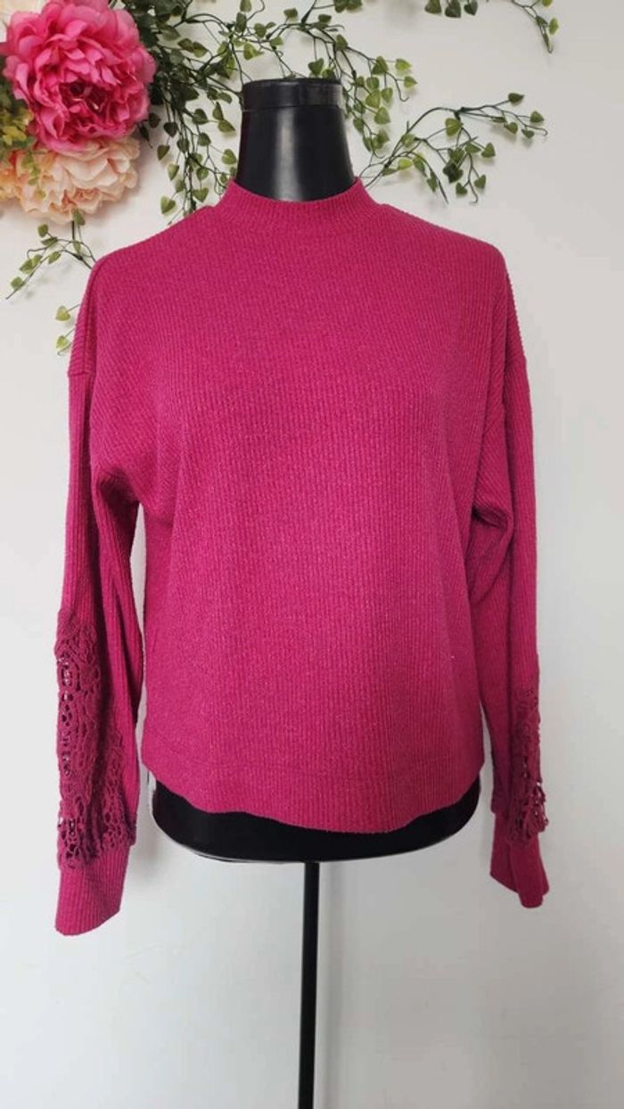 Pull en maille cotelee avec manches brodees 🎀 Taille S 🎀