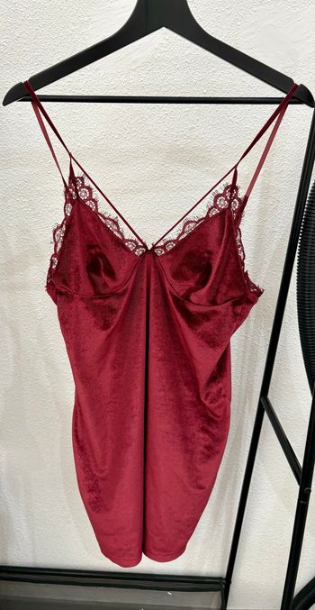 Nuisette à bretelles bordeaux effet velours avec dentelle Undiz - Taille M