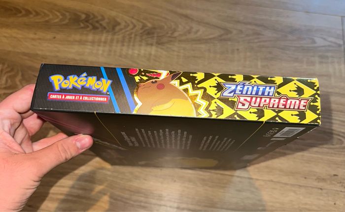 Coffret Zenith suprême Pikachu -Vmax - photo numéro 4