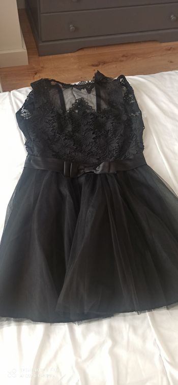 Robe noire en tulle t. 40