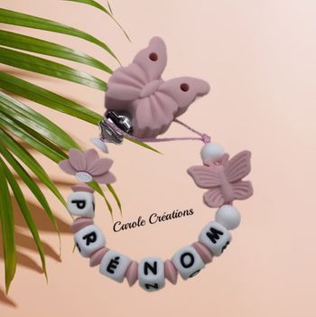 Attache tétine fille personnalisée en silicone papillon nénuphar