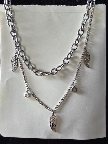 Collier plume