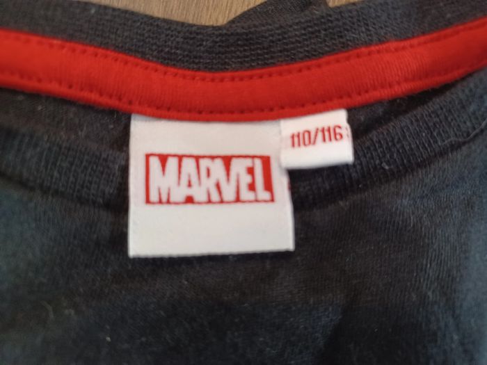 Tee-shirt Marvel neuf 5-6 ans - photo numéro 2