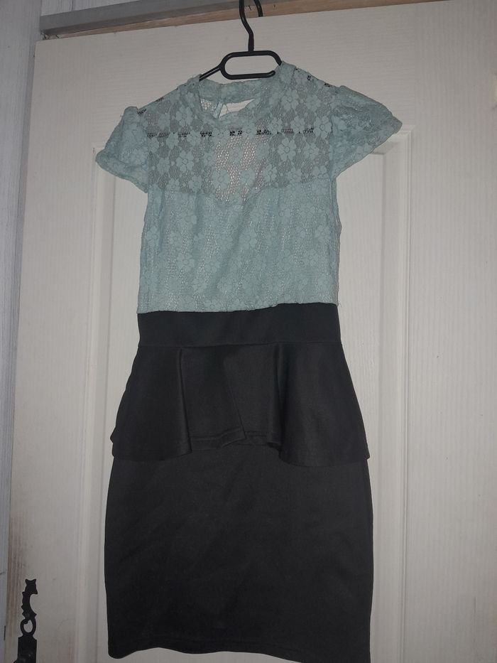Robe dos nu - photo numéro 2