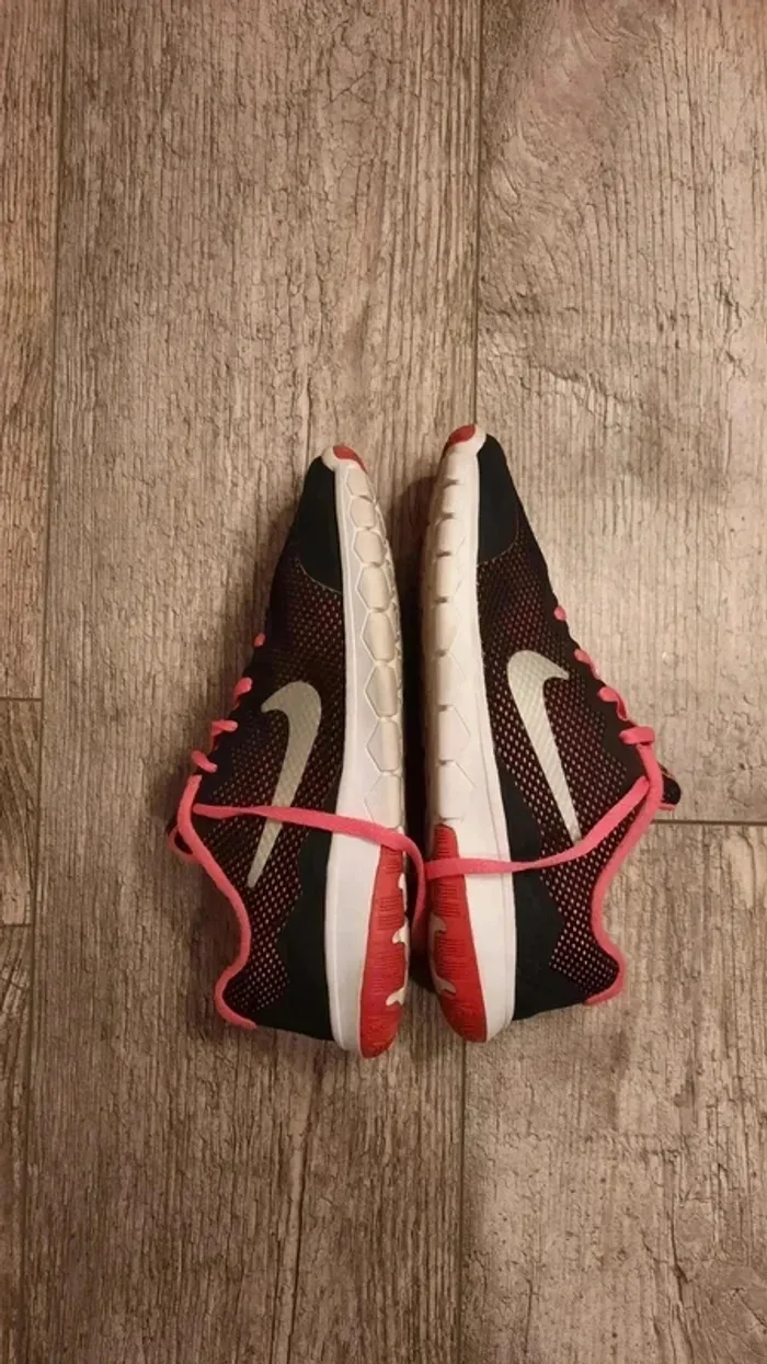 Basket Nike Flex Expérience 36.5 - photo numéro 4