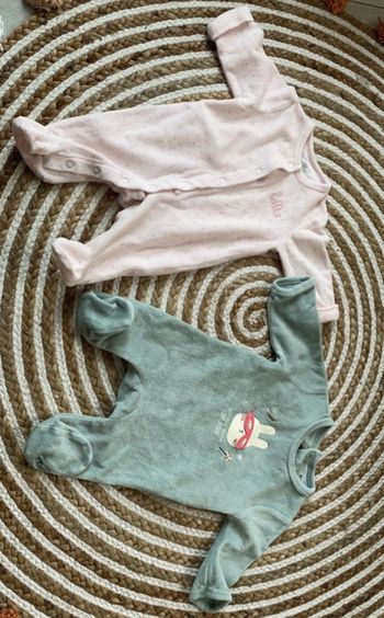 Lot pyjama kiabi taille 1 mois