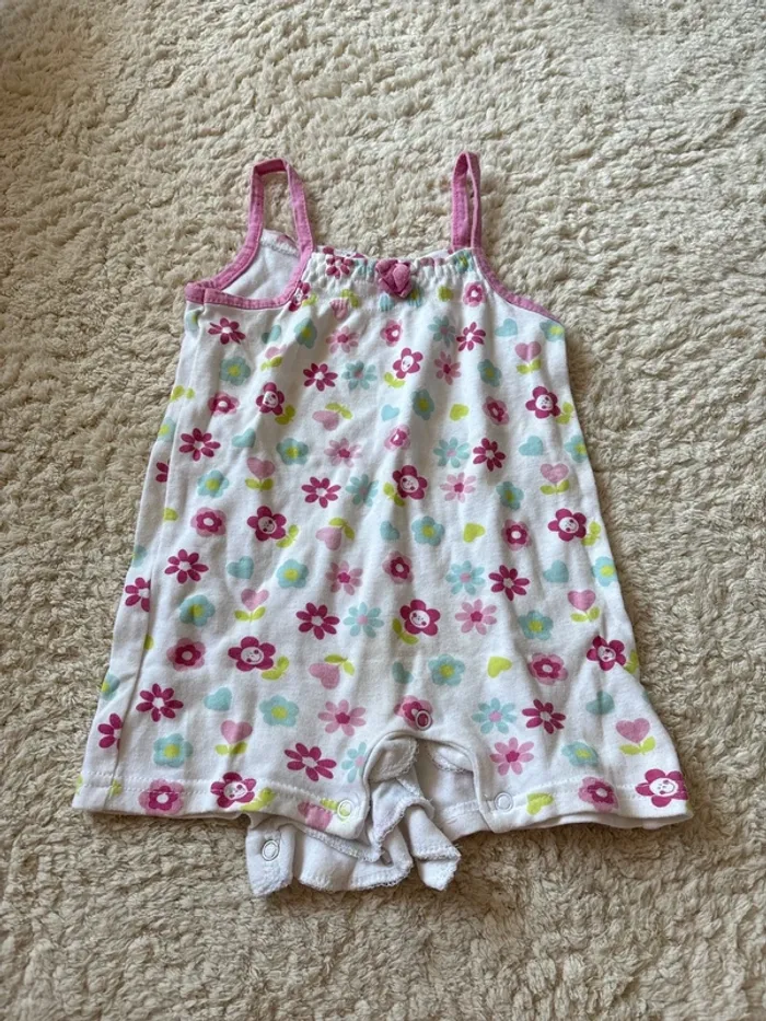 barboteuse neuf mois