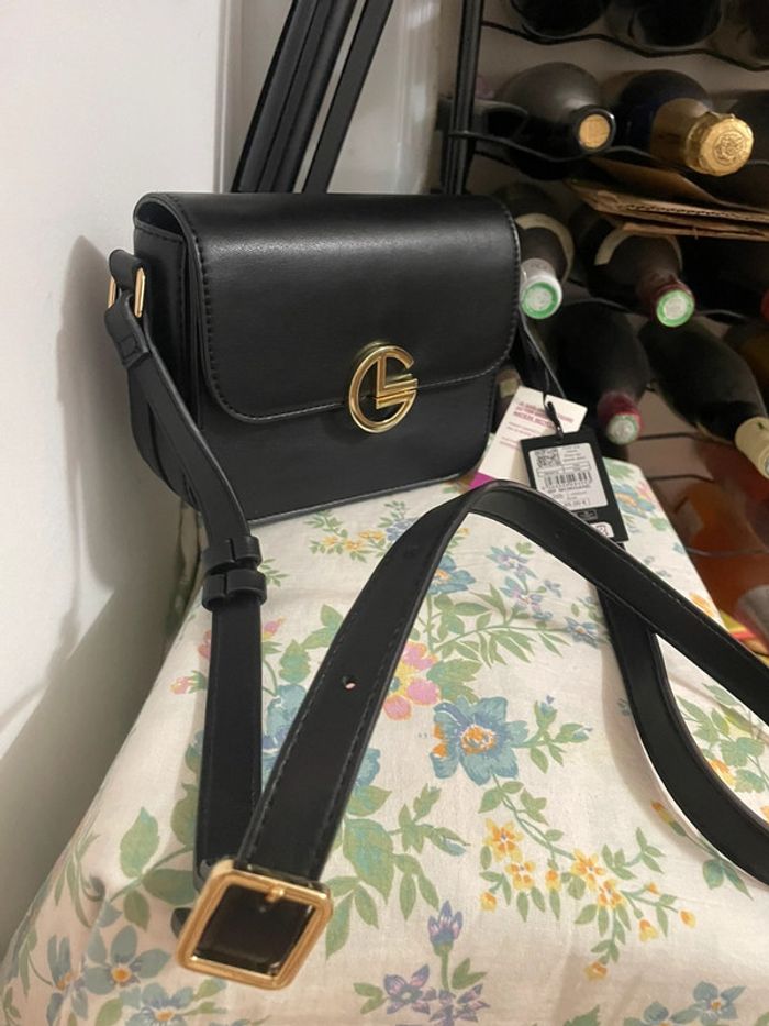 prix en boutique 65€, Sac besace Galeries Lafayette enduit lisse - photo numéro 3