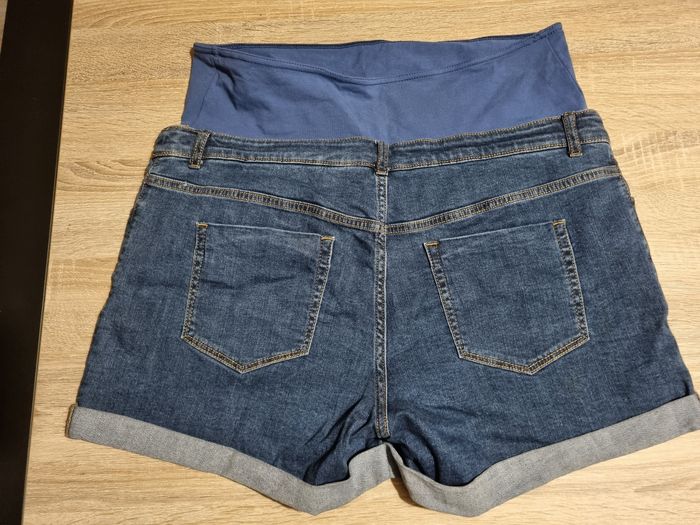 Short en jeans de grossesse - photo numéro 3