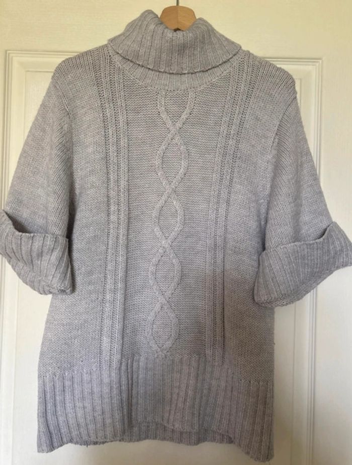 Pull sans manche en laine avec tresse sur le devant