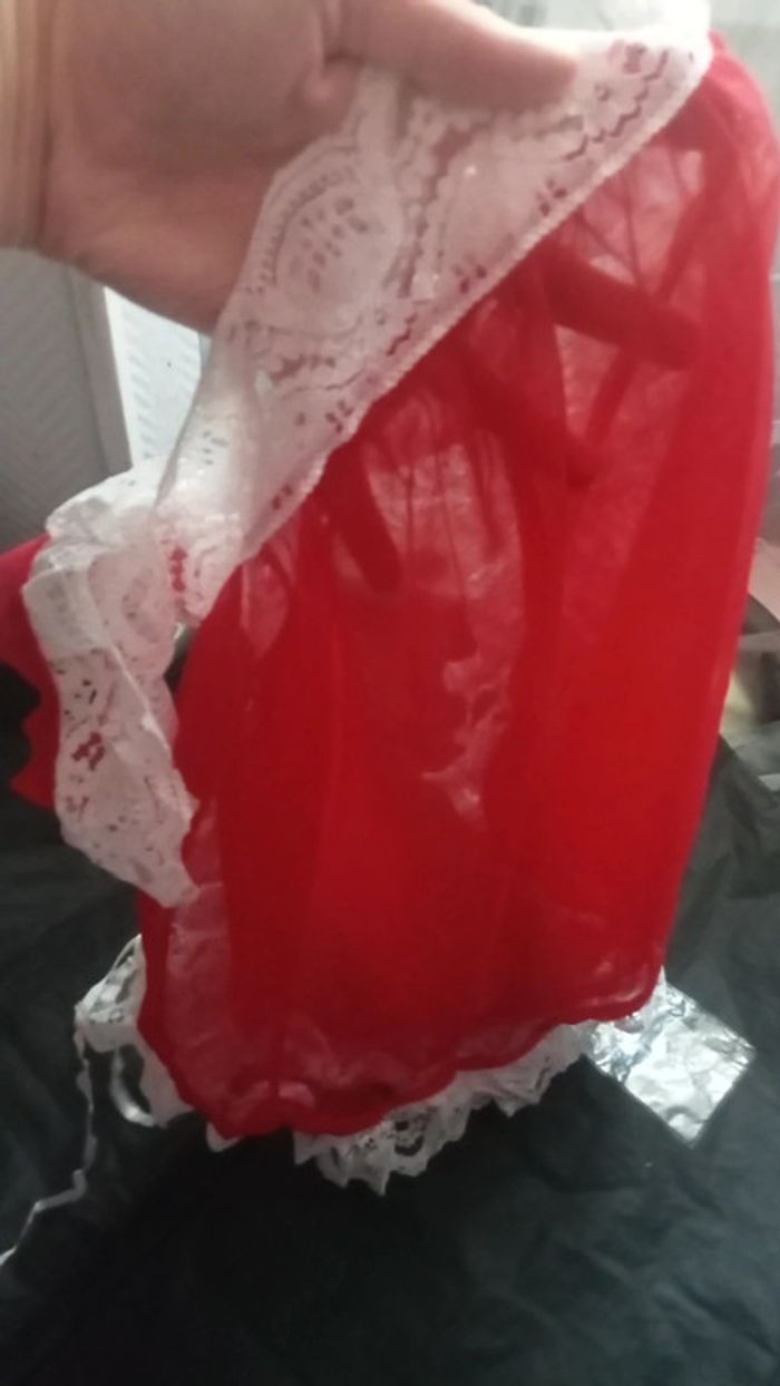 Nuisette rouge a dentelle - photo numéro 7