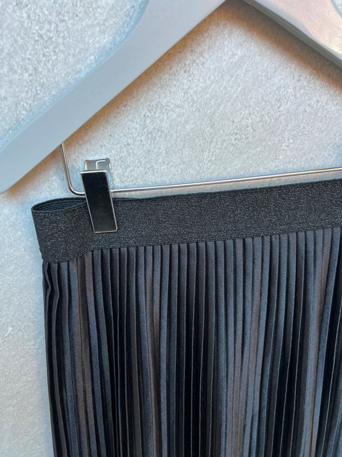 Jupe plissée noire Pull & Bear taille 36 - photo numéro 2