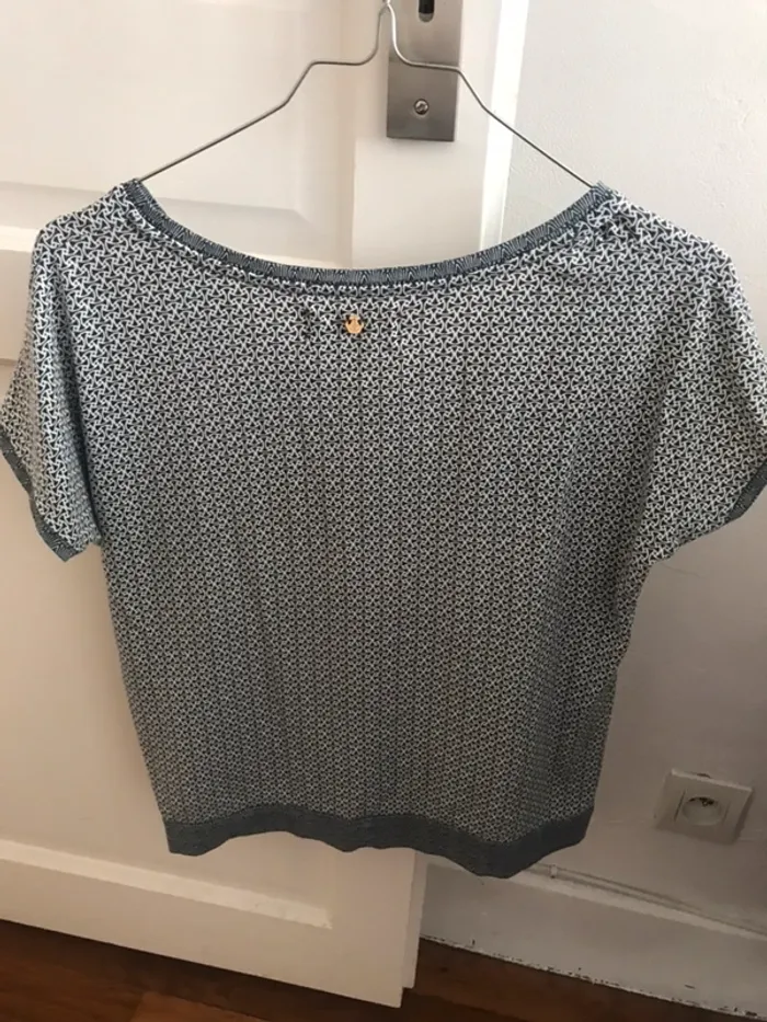 T-shirt motif bleue - photo numéro 2