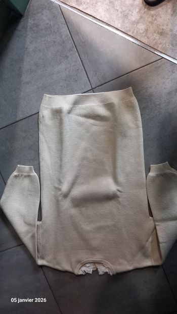 Robe fille.hiver beige et doree tbe 10 ans vertbaudet