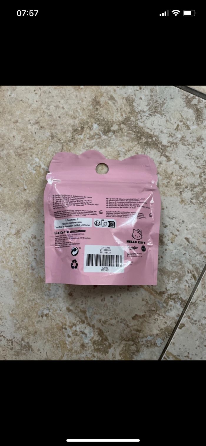Lot masque à lèvre et baume à lèvre hello kitty - photo numéro 2
