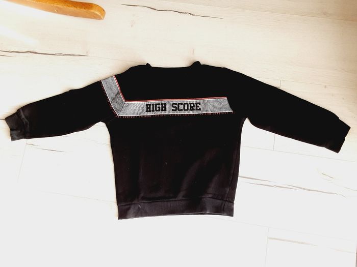 Vêtement garçon pull noir Kiabi 5 ans