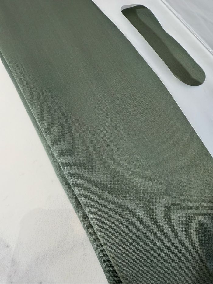 Taie d'oreiller soie de mûrier vert foncé Neuve 19momme - photo numéro 4