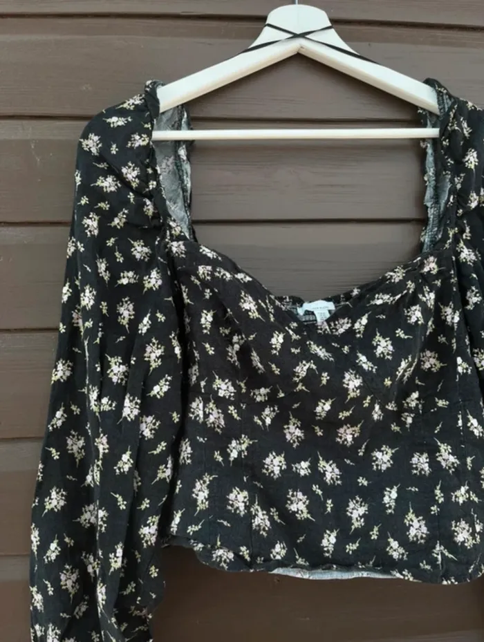 Crop top manches longues fleuri
