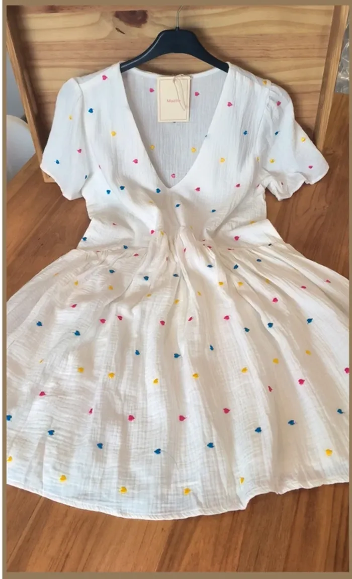 Robe en gaz de coton. Courte été xl brodé multicolore