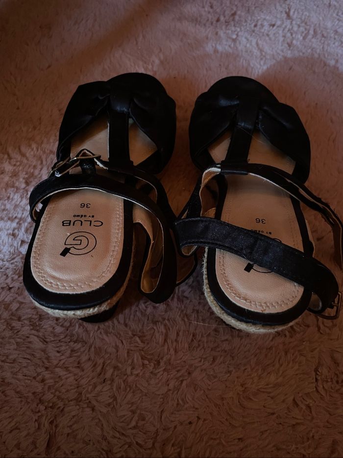 Nues pieds talon compensées - photo numéro 2