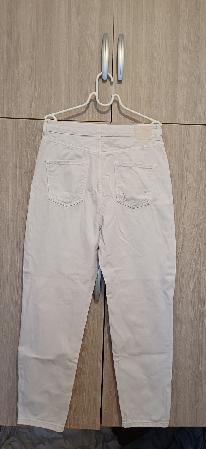 Pantalon femme , trous un peut élargie - photo numéro 4