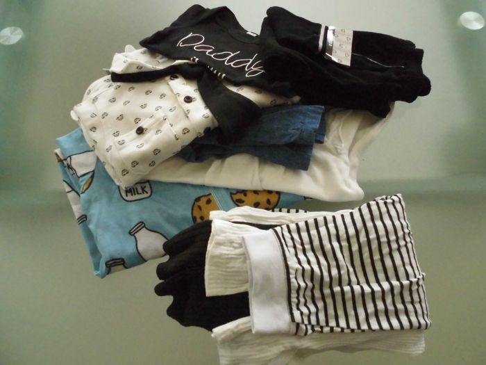 Lot de vêtements mixtes 12/18mois - photo numéro 2