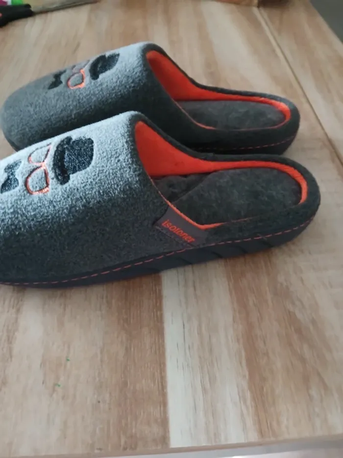 Chaussons Isotoner neufs, P35 - photo numéro 2