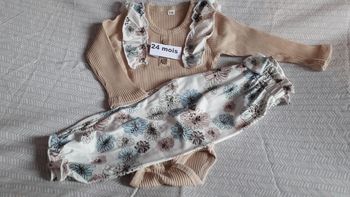 Ensemble 2 pièces haut et pantalon 24 mois