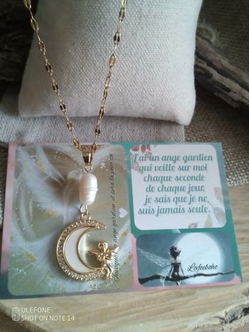 Collier pendentif ange sur la lune avec perle de culture d'eau douce naturelle + carte