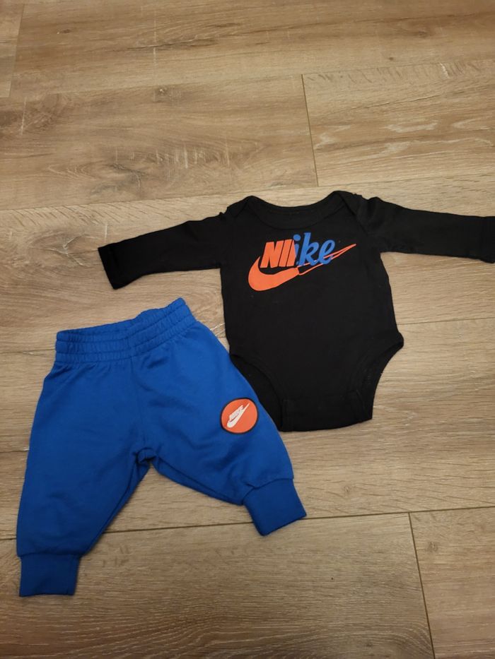 Lots vêtements - photo numéro 2