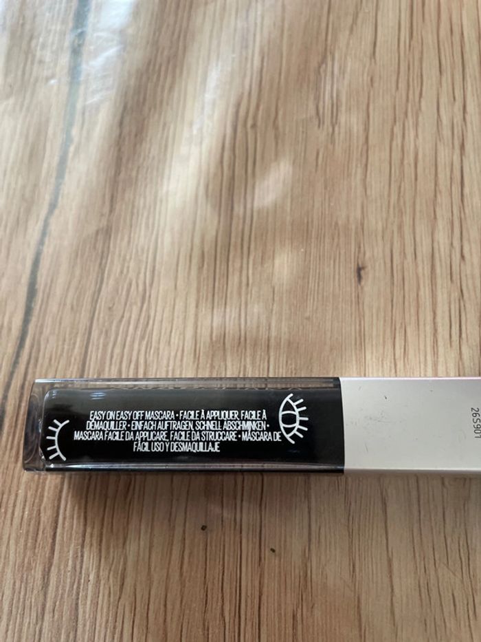 Mascara noir n° 21 - photo numéro 2