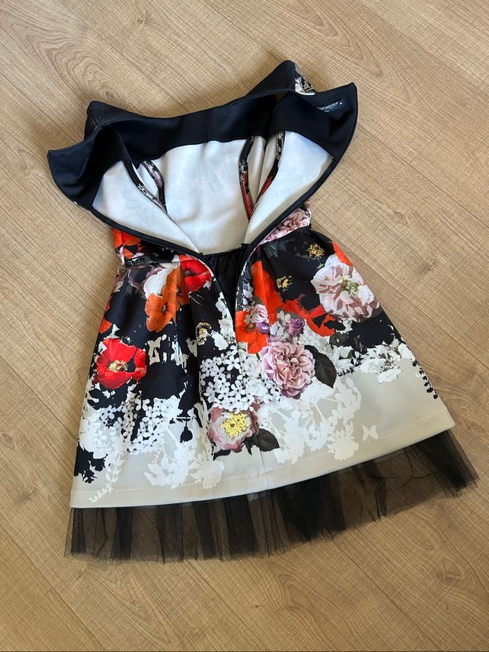 Robe fleurie sans manches Rinascimento taille M TBE - photo numéro 8