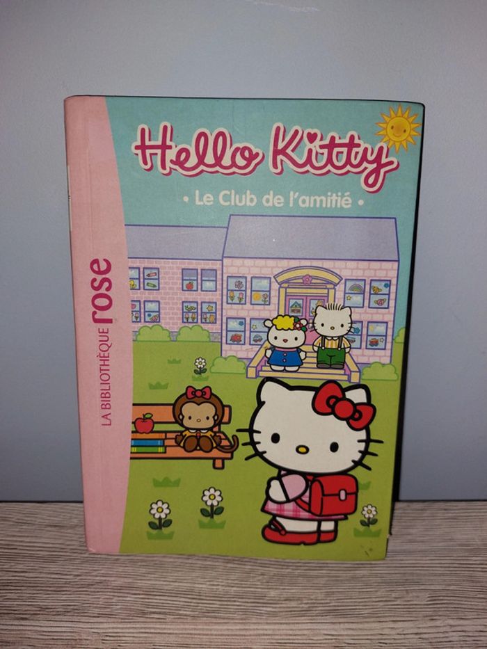 Livre de poche Hello kitty le club de l´amitié