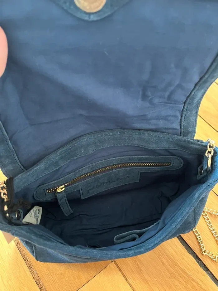 Sac petite mendigote cuir suede bleu avec détails tressés dorés - photo numéro 5