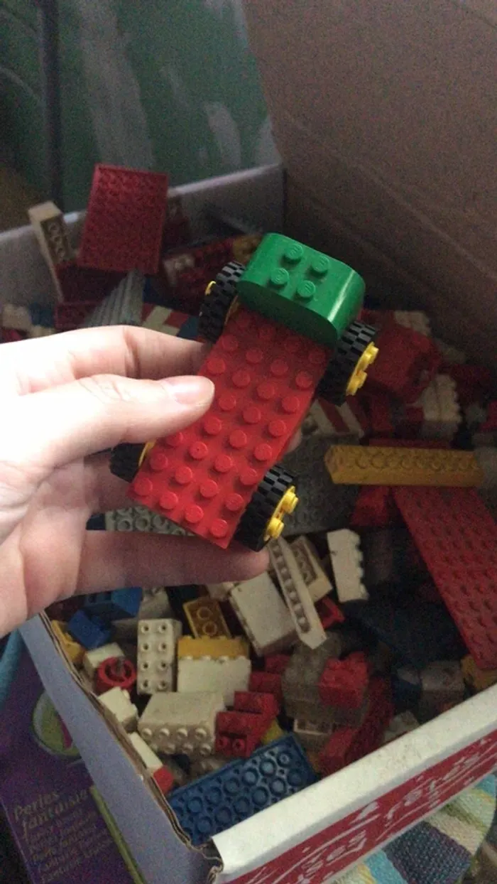 Grosse boîte lego - photo numéro 3
