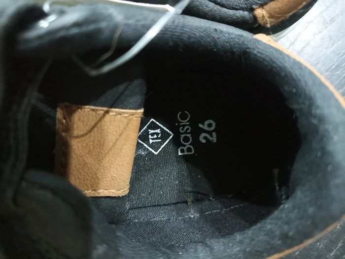Basket noir taille 26 - photo numéro 3