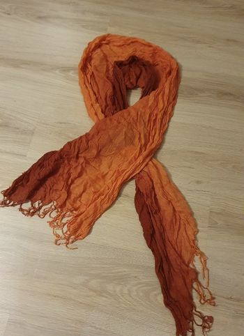 Foulard léger orange Avon