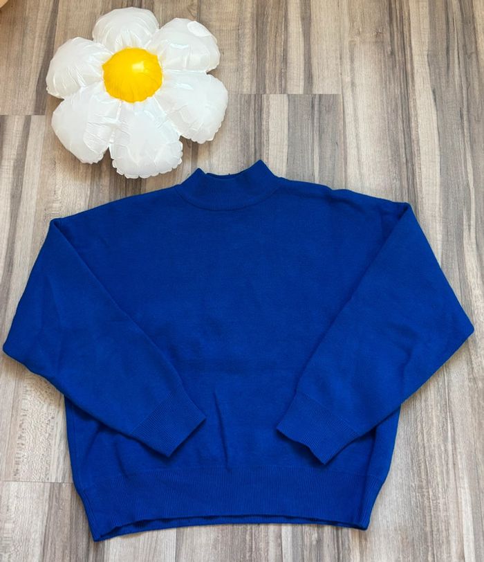 Pull à col bleu