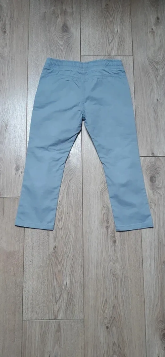 Pantalon gémo gris clair 4 ans en parfait état - photo numéro 3