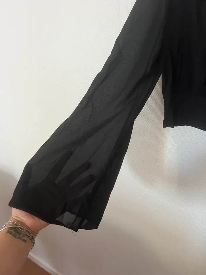 Blouse noire manches transparentes - photo numéro 2