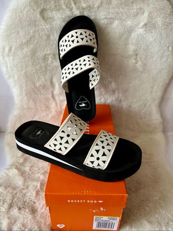 Sandales, claquettes blanches rocket dog 38