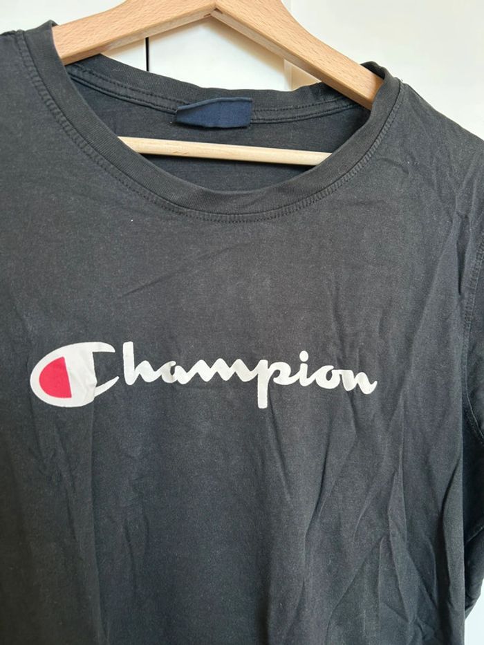 584 – t-shirt noir Champion - photo numéro 2